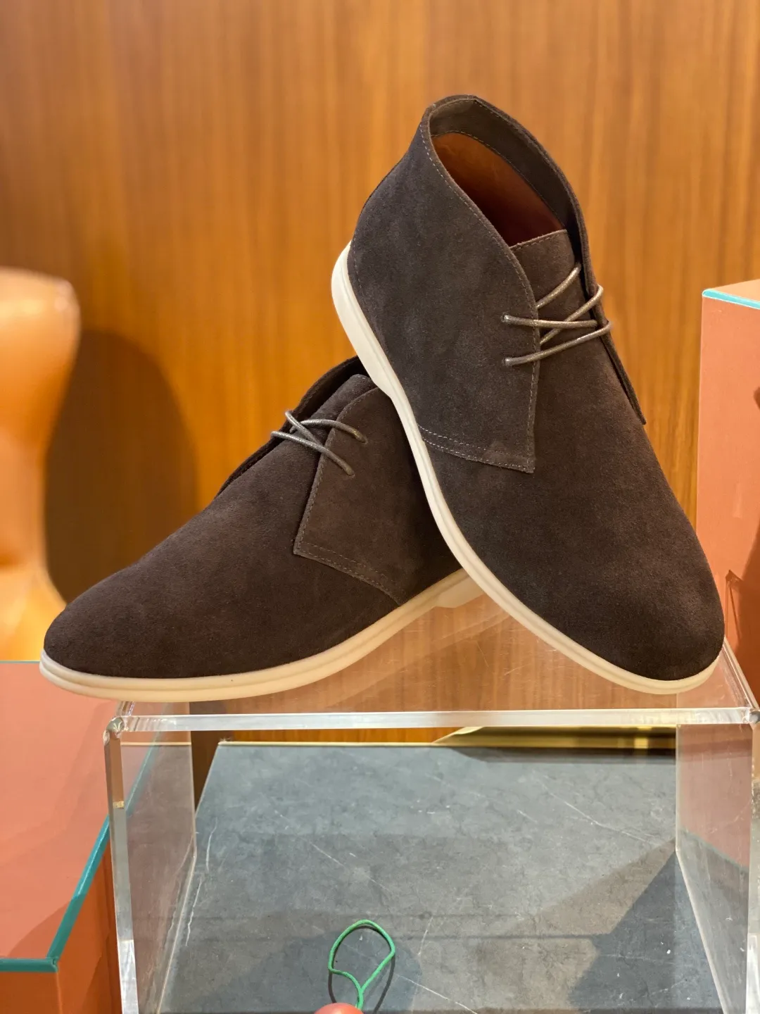 💰780 Loro Piana men's boots for autumn and winter ♞size; 39~46 The flexibility of first-layer cowhide returns to nature and feels the freedom and elegance in the city. A return to the original equestrian elegance aesthetics, Loro Piana is once again inspired by equestrianism this season, perfectly integrating freedom, elegance and functionality.